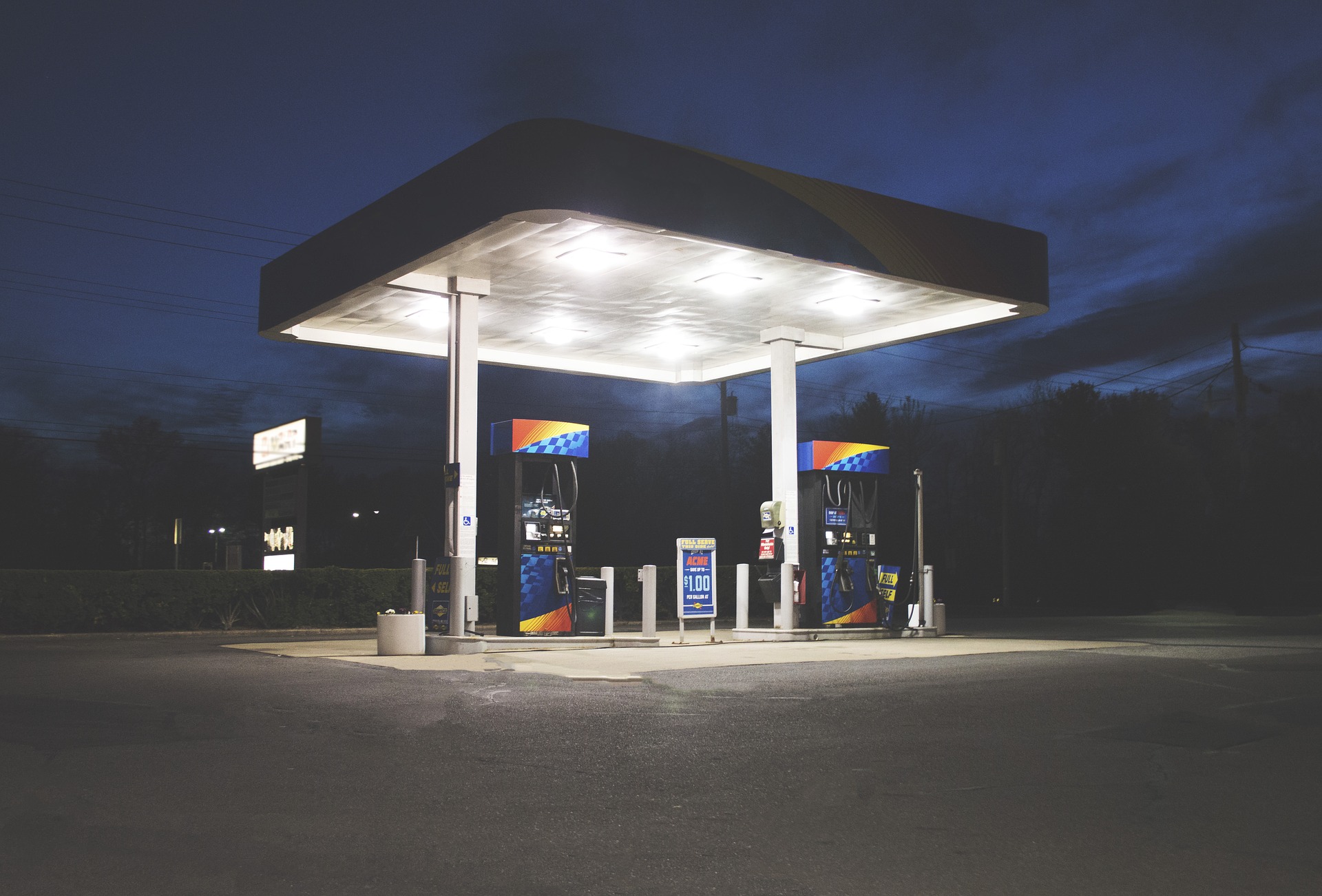 gas-station-2237497_1920